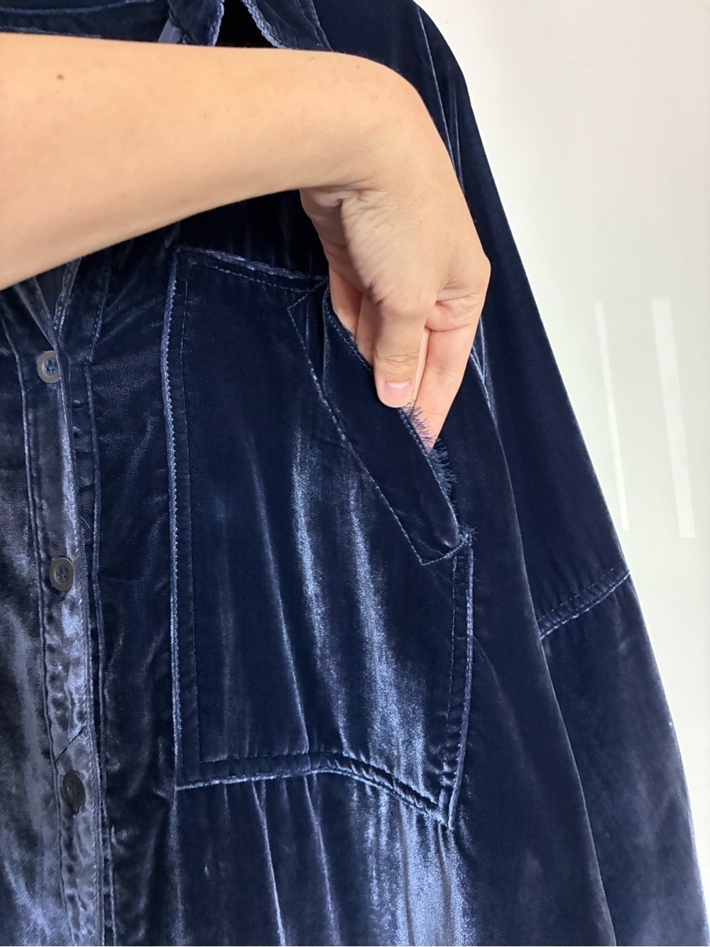 Free People Blue Velvet Button-Up Shirt Soft Relaxed Fit Size S - Picture 12 of 14